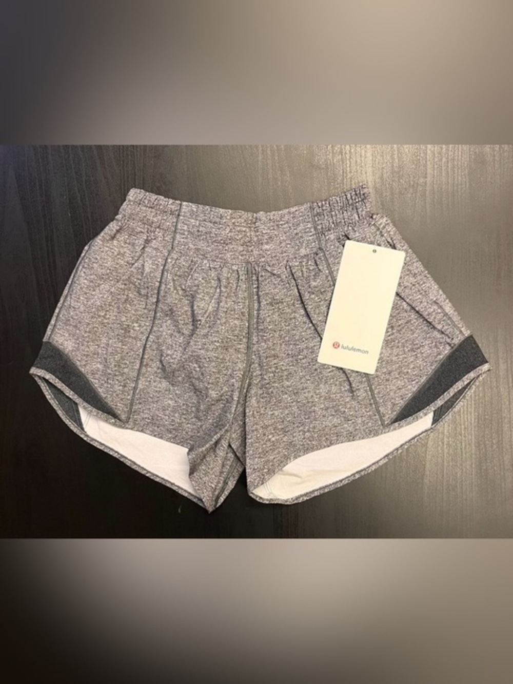 NWT Lululemon Hotty Hot LR 4" Short - Sz 4
